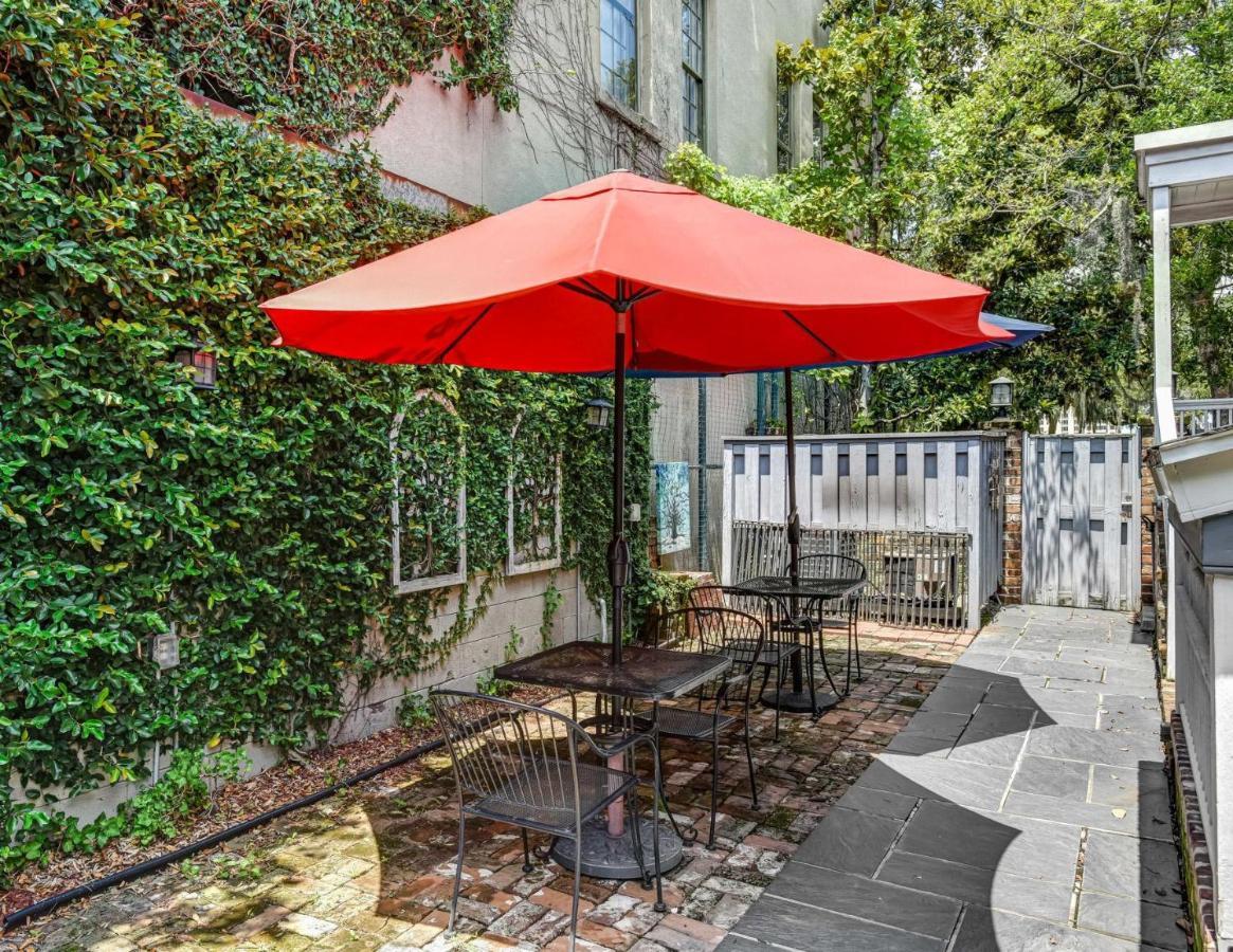 Spanish Moss Inn Savannah Exterior photo